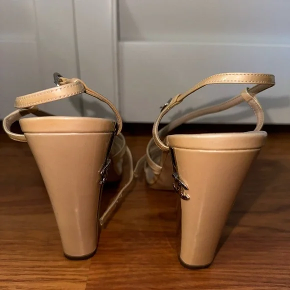 Vintage CHANEL Interlocking CC Logo strappy sandal heels - Picture 5 of 6